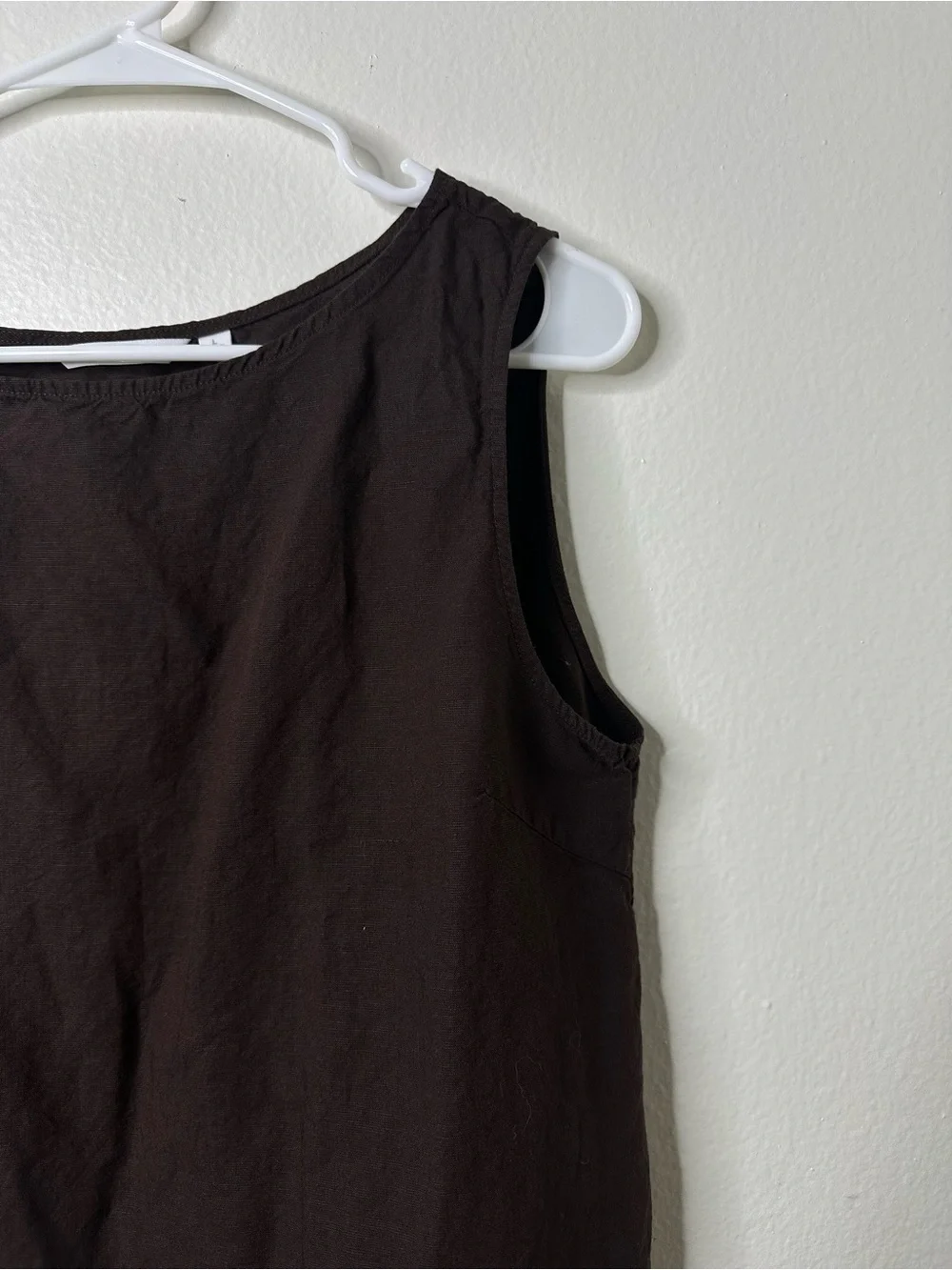 Uniqlo simple sleeveless